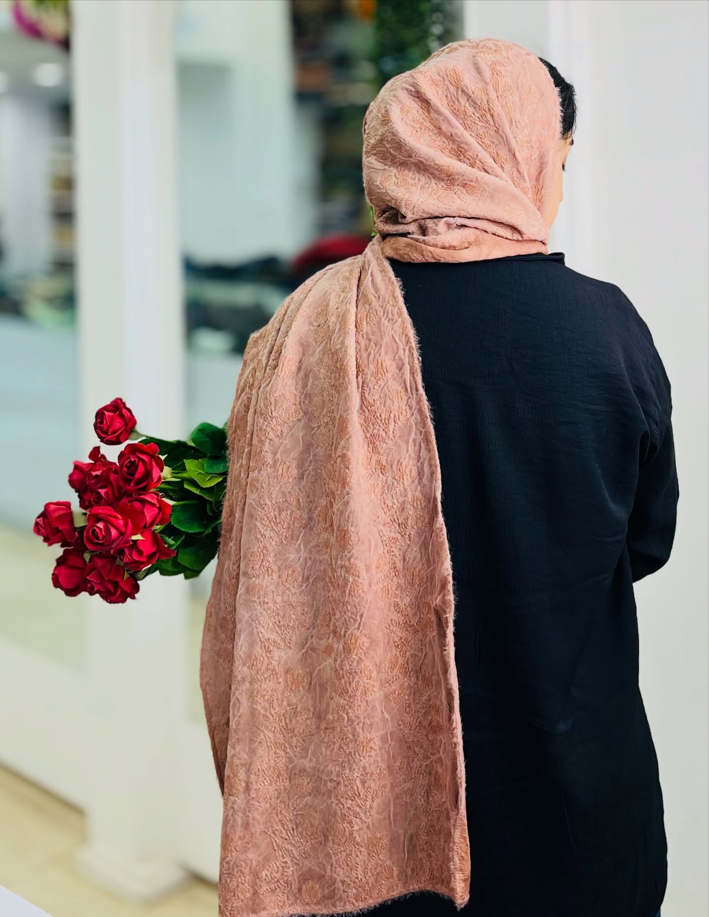 شال حریر خامه دوزی آستردار